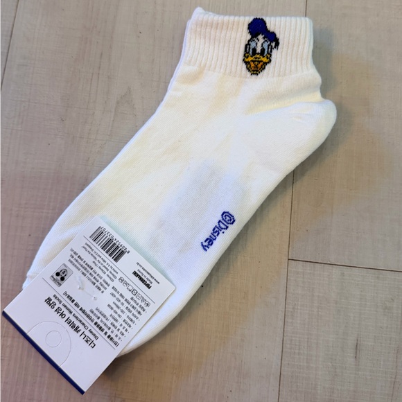 Disney White and Blue Donald Duck Socks - Picture 2 of 3